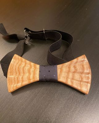 Elegantní dřevěný motýlek z jasanu 🦋 Ruční práce 🖐️ česká výroba 🇨🇿 #drevenymotylek #drevo #vyrobazedreva #truhlarstvi...